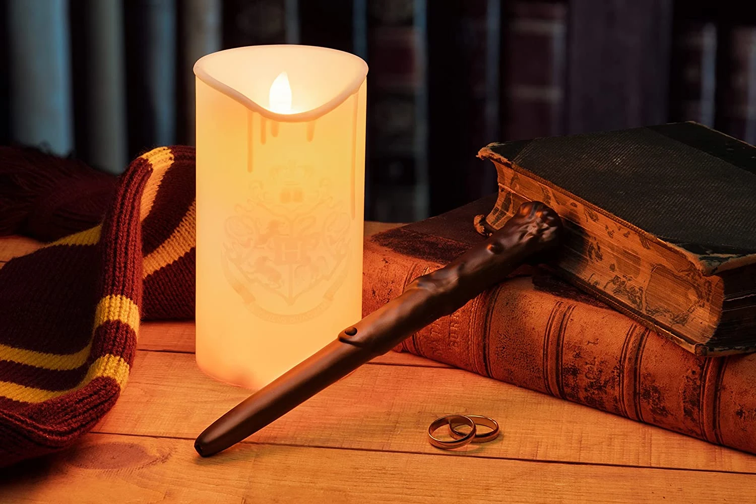 Harry Potter Hogwarts Crest Candle Light With Magical Wand Remote 2 Harry Potter Hogwarts Crest Candle Light With Magical Wand Remote - Image 2
